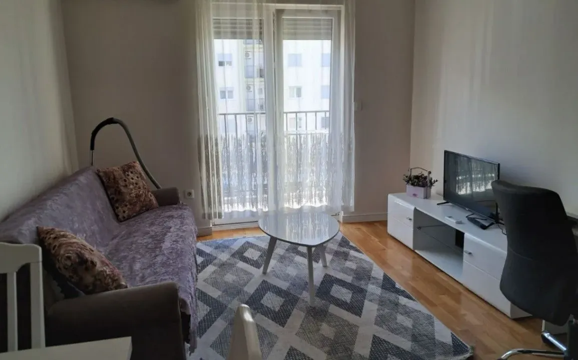 Izdavanje, jednosoban stan, 40m², Zabjelo, Podgorica