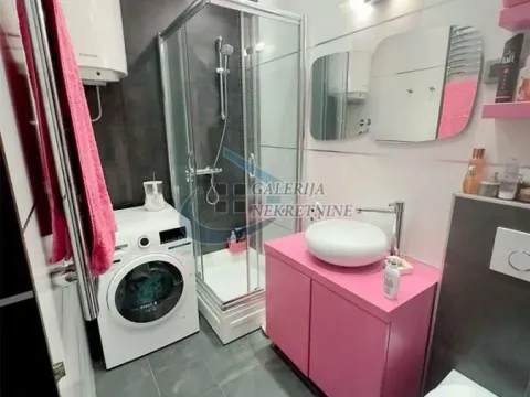 Rent, four bedroom apartment, 97m², Vračar Sve Podlokacije, Beograd - image 13