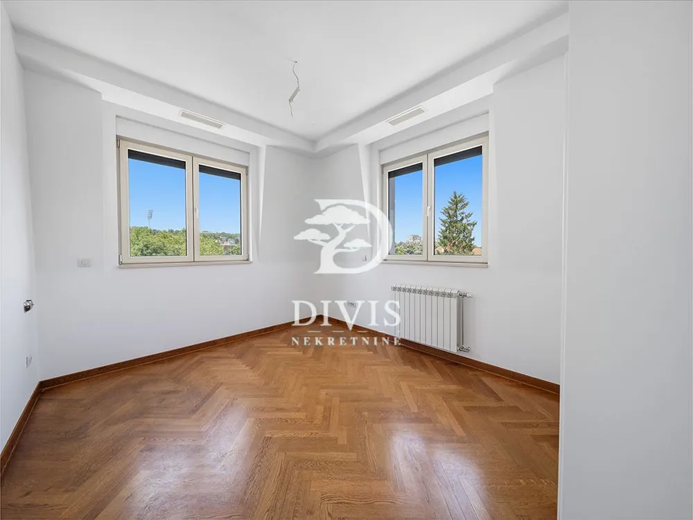 Sale, house, 500m², Zvezdin Stadion, Beograd
