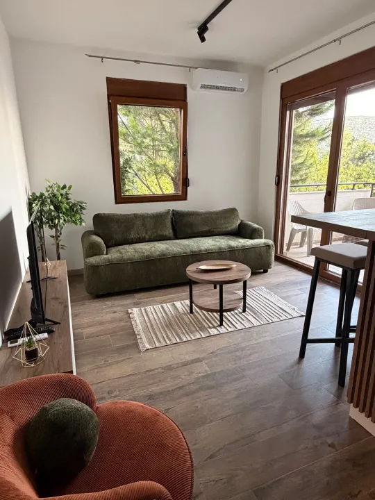 Izdavanje, jednosoban stan, 44m², Kumbor, Herceg Novi