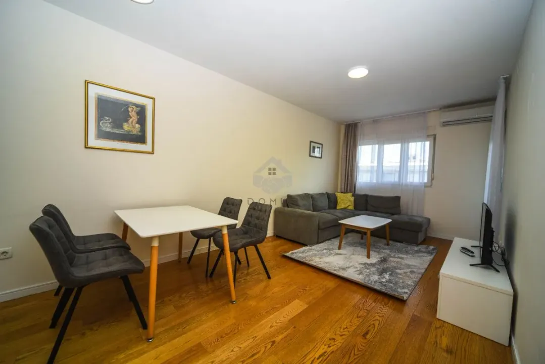 Rent, two bedroom apartment, 65m², Central Point, Podgorica