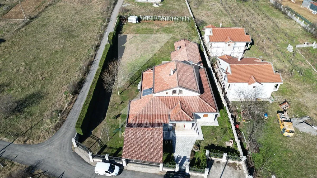 Sale, house, 387m², Donji Kokoti, Podgorica