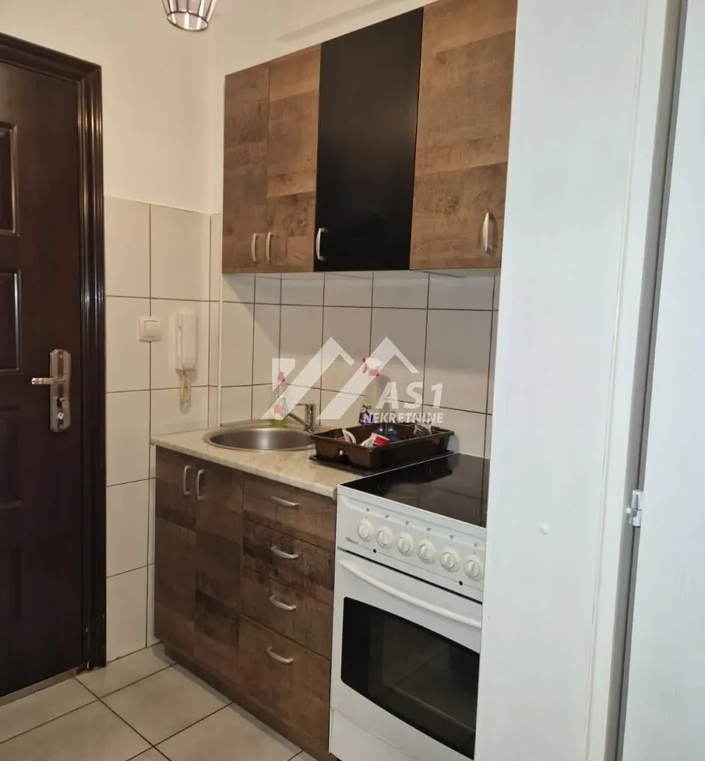 Izdavanje, stan, 25m², Adamovićevo Naselje, Novi Sad Sve Podlokacije