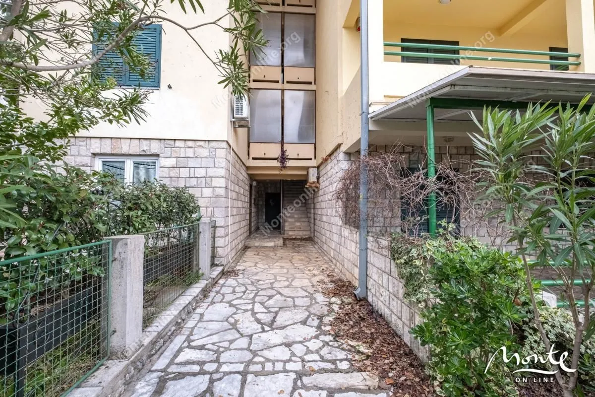 Prodaja, dvosoban stan, 44m², Ljuta, Kotor