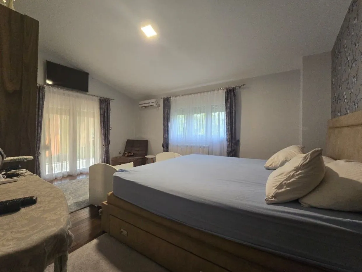 Rent, house, 184m², Velje Brdo, Podgorica