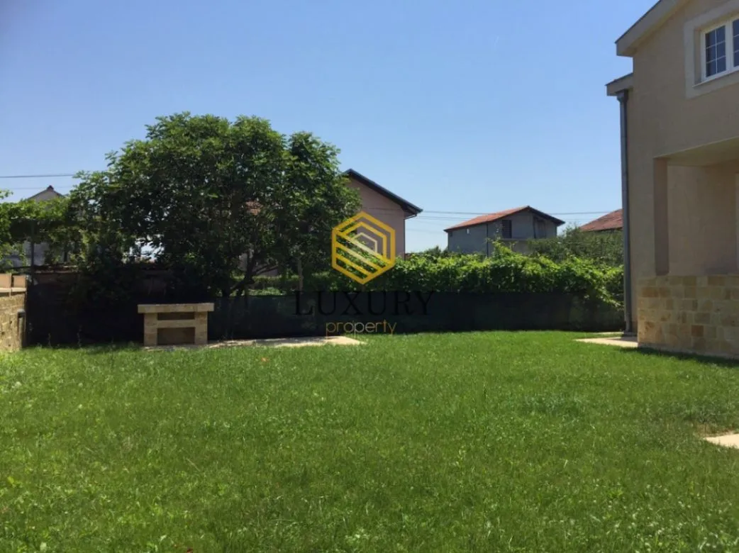 Rent, house, 320m², Donja Gorica, Podgorica