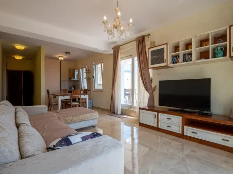 Sale, two bedroom apartment, 265m², Bečići, Budva - image 4