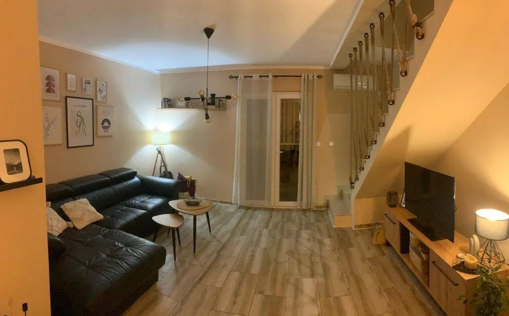 Izdavanje, trosoban stan, 100m², Dumidran, Tivat