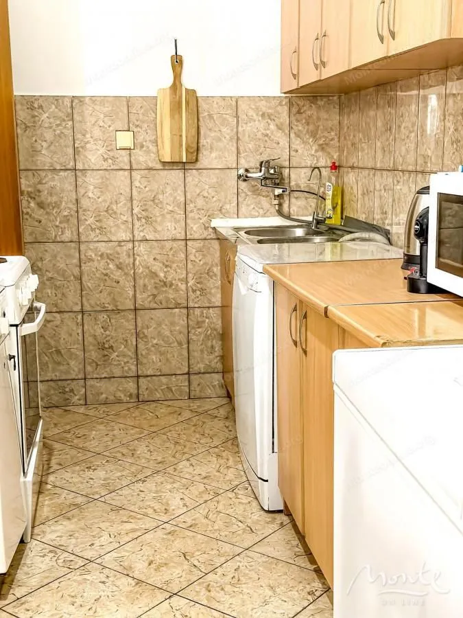 Prodaja, dvosoban stan, 60m², Škaljari, Kotor