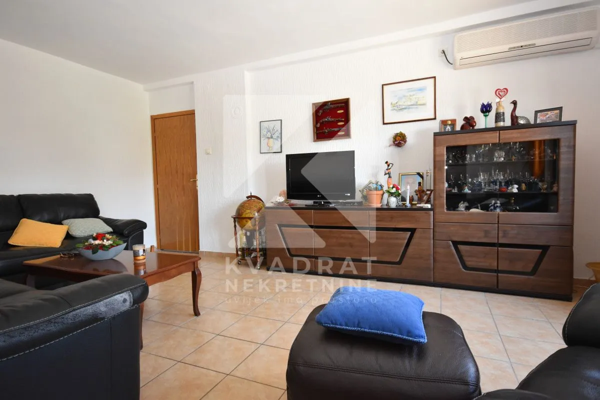 Prodaja, kuća, 320m², Murtovina, Podgorica