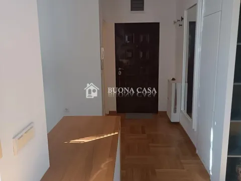 Sale, three bedroom apartment, 87m², Južni Bulevar, Vračar Sve Podlokacije - image 16
