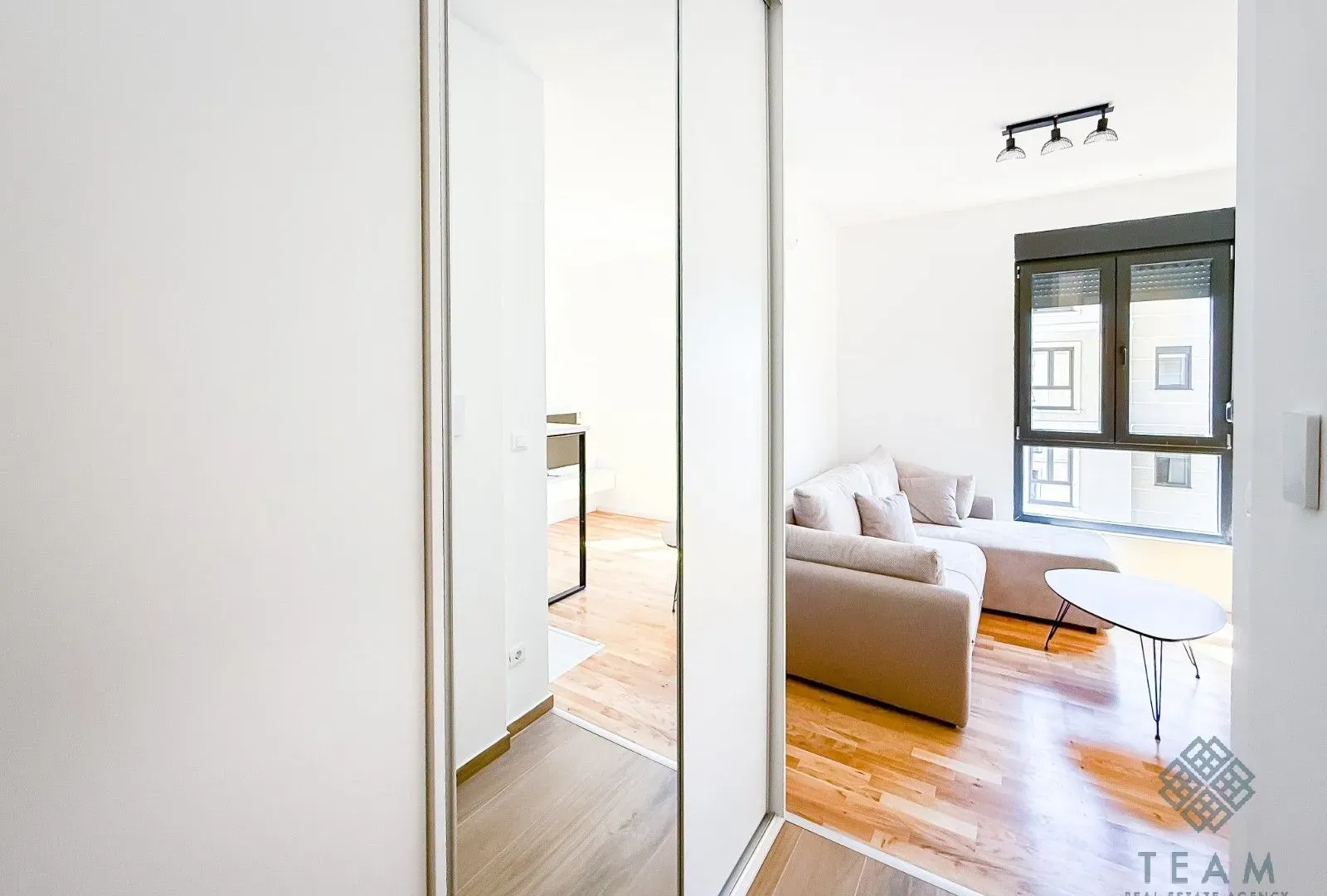 Rent, studio apartment, 21m², Tološi, Podgorica