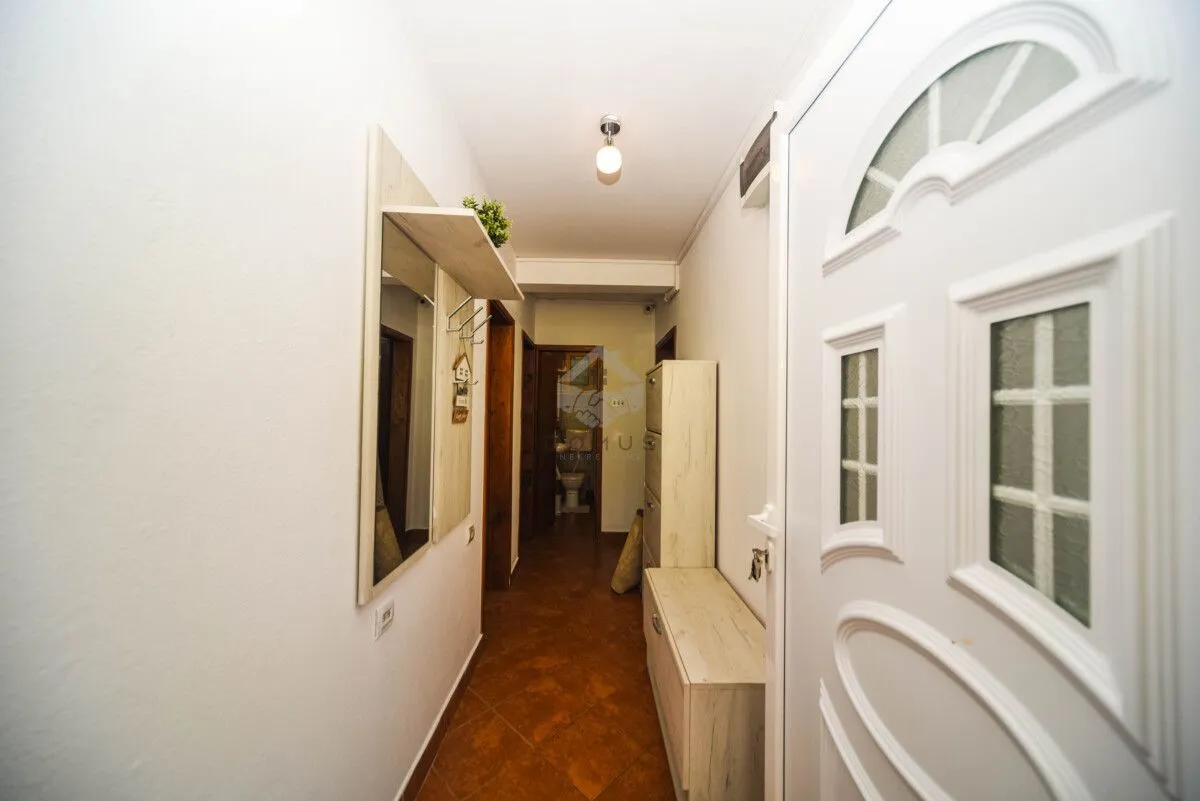 Rent, house, 102m², Podgorica, Crna Gora