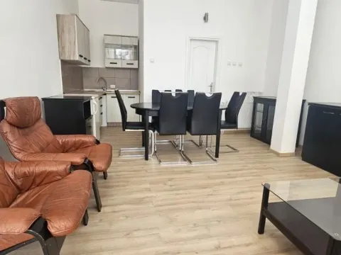 Izdavanje, poslovni prostor, 63m², Sajmište, Novi Sad - image 9