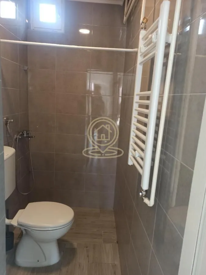 Izdavanje, trosoban stan, 70m², Salajka, Novi Sad Sve Podlokacije