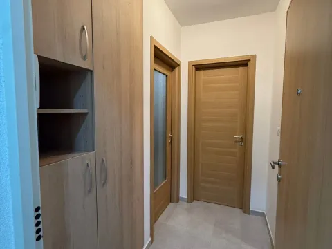 Rent, one bedroom apartment, 46m², Stari Aerodrom, Podgorica - image 6