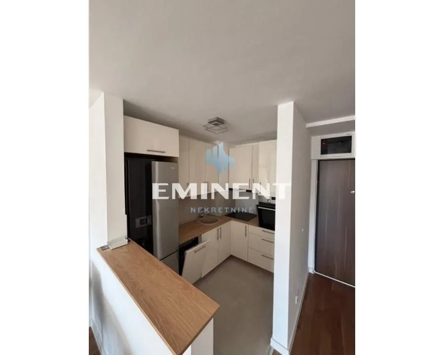 Izdavanje, dvosoban stan, 45m², Zemun Gornji Grad, Zemun Sve Podlokacije
