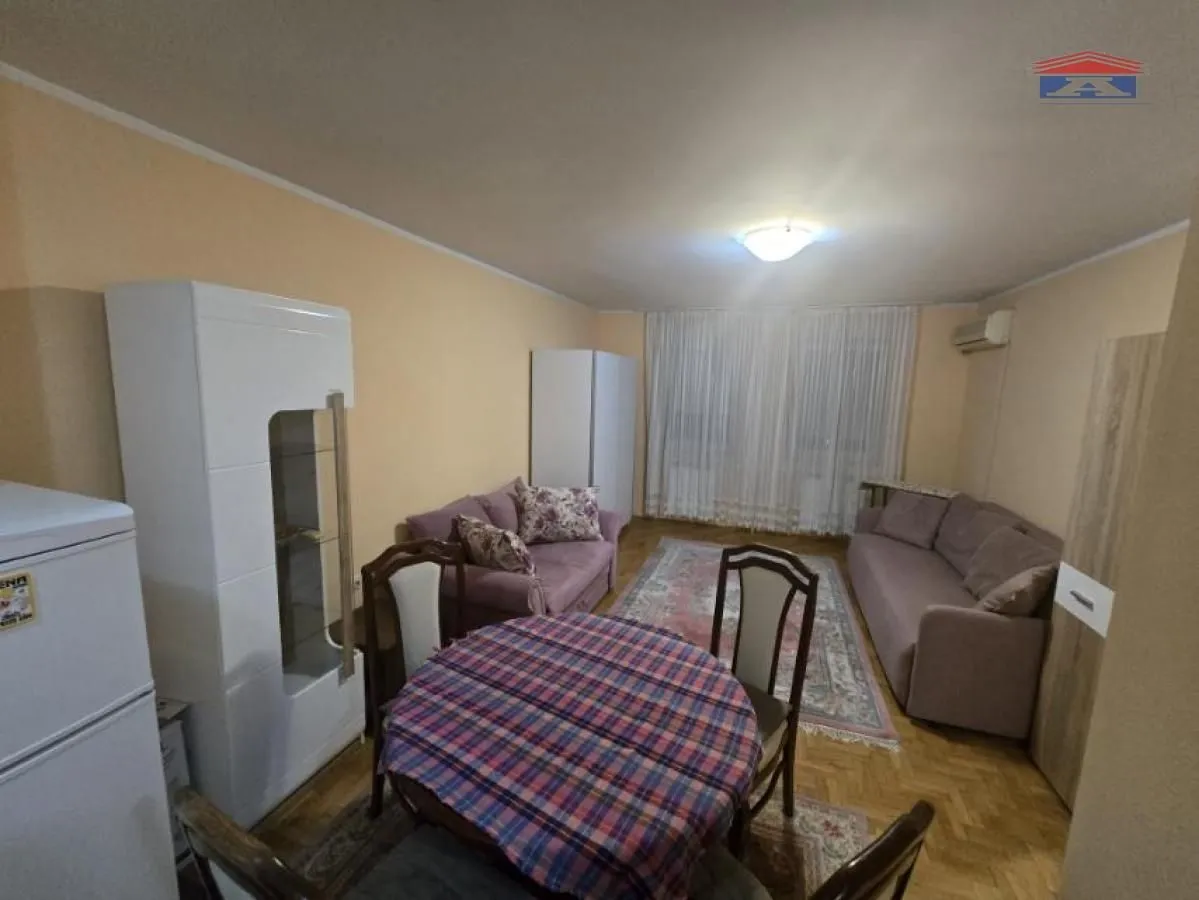 Izdavanje, jednosoban stan, 35m², Cara Dušana, Novi Sad Sve Podlokacije