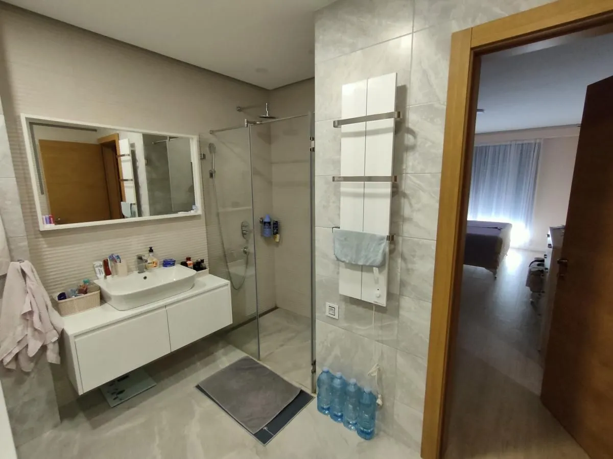 Izdavanje, kuća, 230m², Sremska Kamenica, Petrovaradin