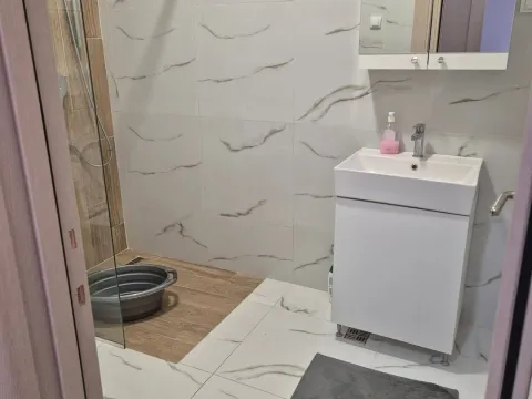 Izdavanje, dvosoban stan, 75m², Zabjelo, Podgorica - image 11