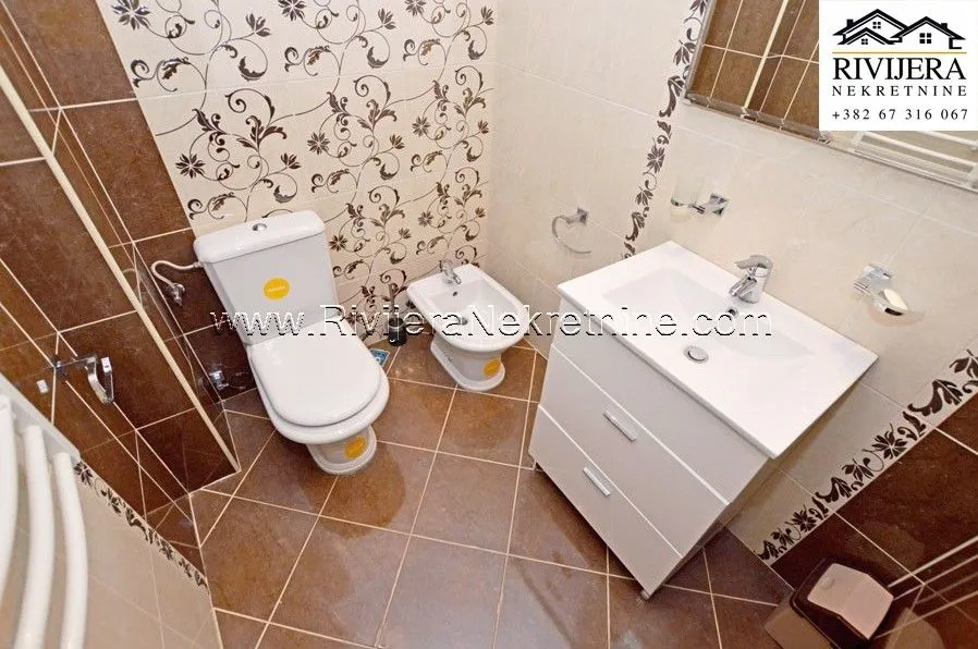 Prodaja, kuća, 227m², Zelenika, Herceg Novi