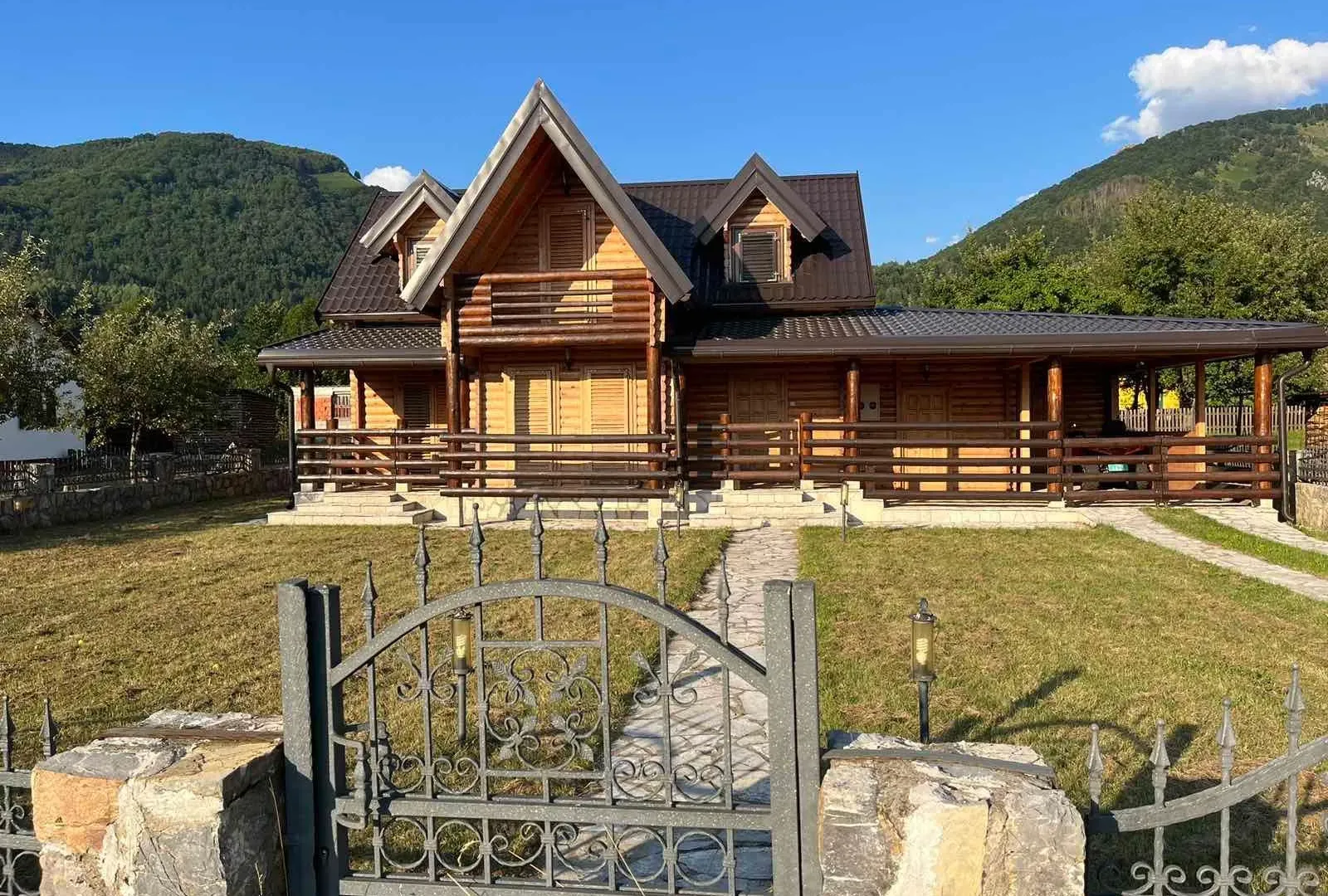 Sale, house, 180m², Kolašin, Crna Gora