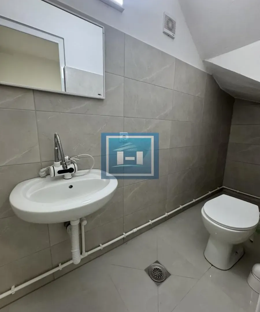 Rent, office space, 110m², Despotovac, Srbija