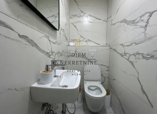 Izdavanje, dvosoban stan, 65m², Stari Aerodrom, Podgorica