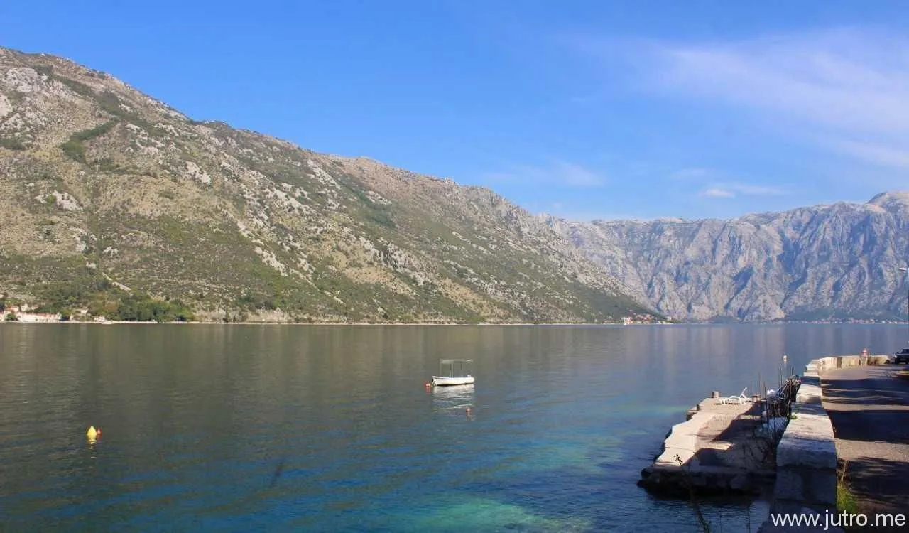 Prodaja, kuća, 230m², Prčanj, Kotor