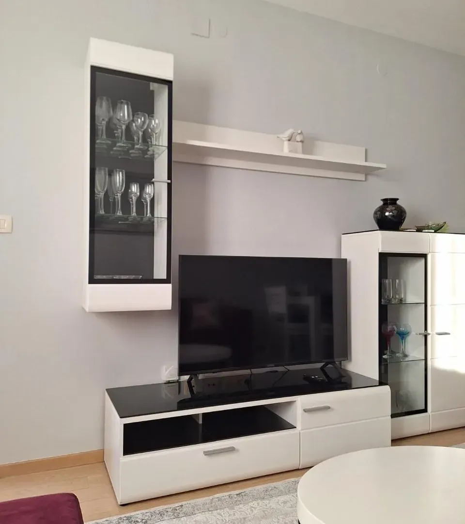 Izdavanje, jednosoban stan, 47m², City Kvart, Podgorica
