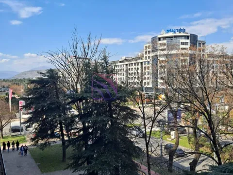 Izdavanje, dvosoban stan, 70m², Preko Morače, Podgorica - image 1