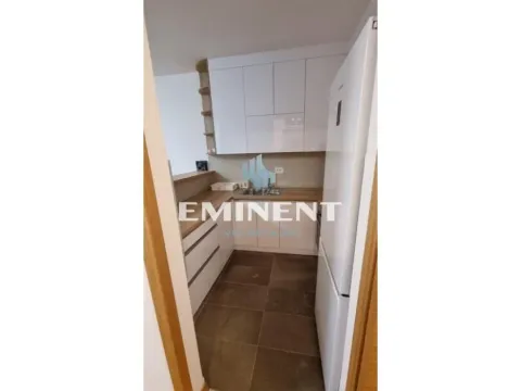 Izdavanje, trosoban stan, 69m², Zemun Gornji Grad, Zemun Sve Podlokacije - image 5