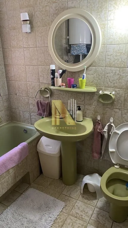 Prodaja, kuća, 256m², Banatić, Novi Sad Sve Podlokacije
