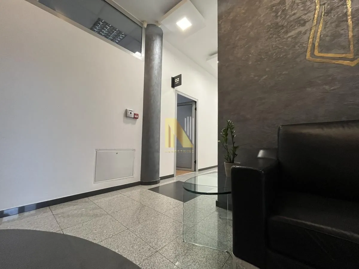 Rent, office space, 736m², Salajka, Novi Sad Sve Podlokacije