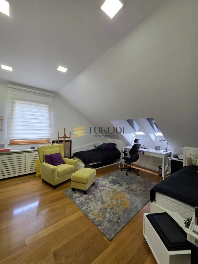 Prodaja, stan, 352m², Centar, Novi Sad