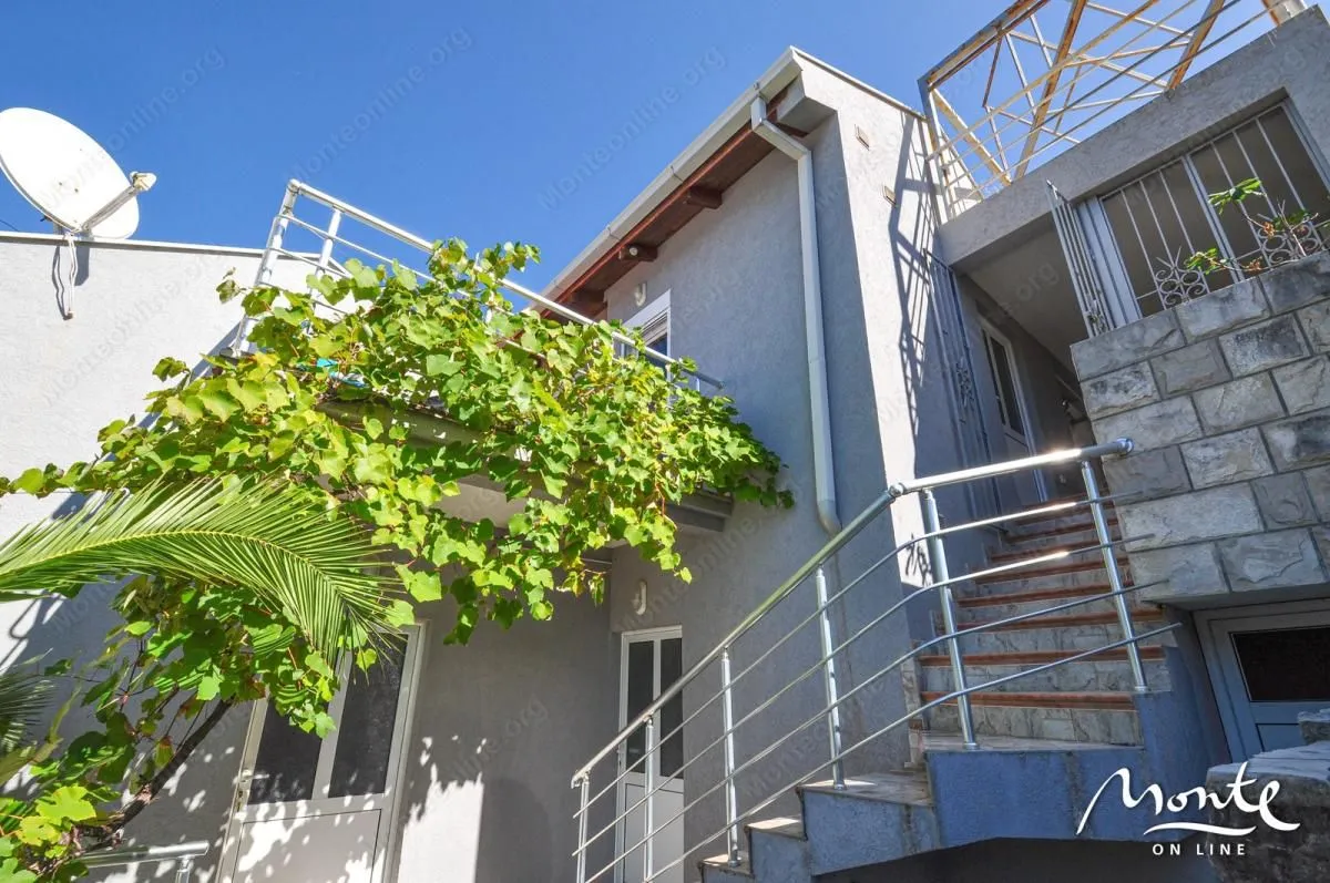 Prodaja, kuća, 110m², Lepetani, Tivat