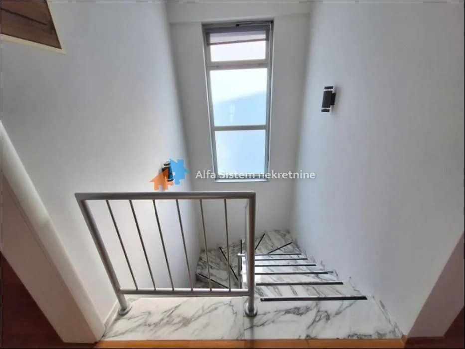 Rent, house, 220m², Senjak, Beograd