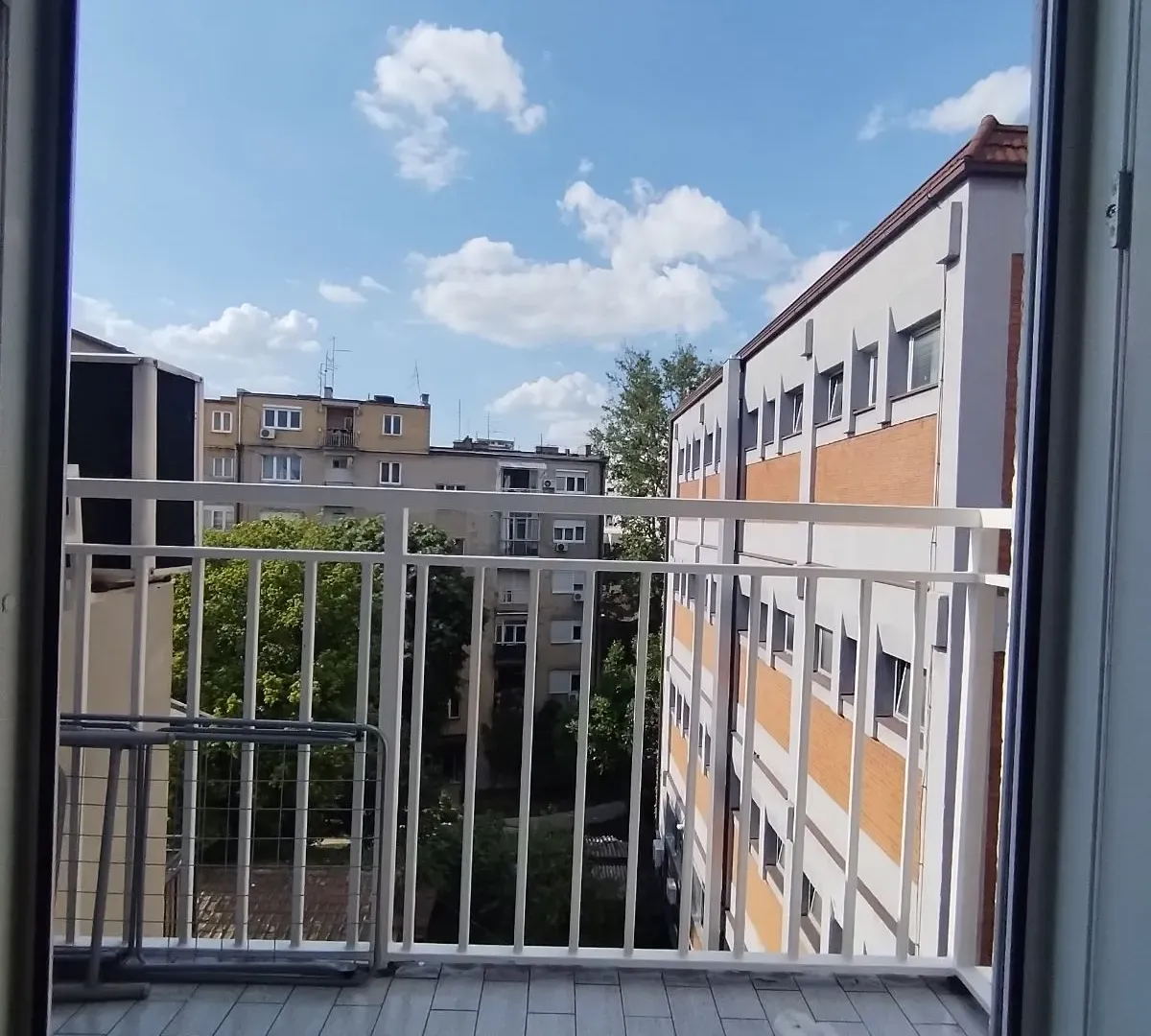 Izdavanje, garsonjera, 30m², Kalenić Pijaca, Vračar Sve Podlokacije