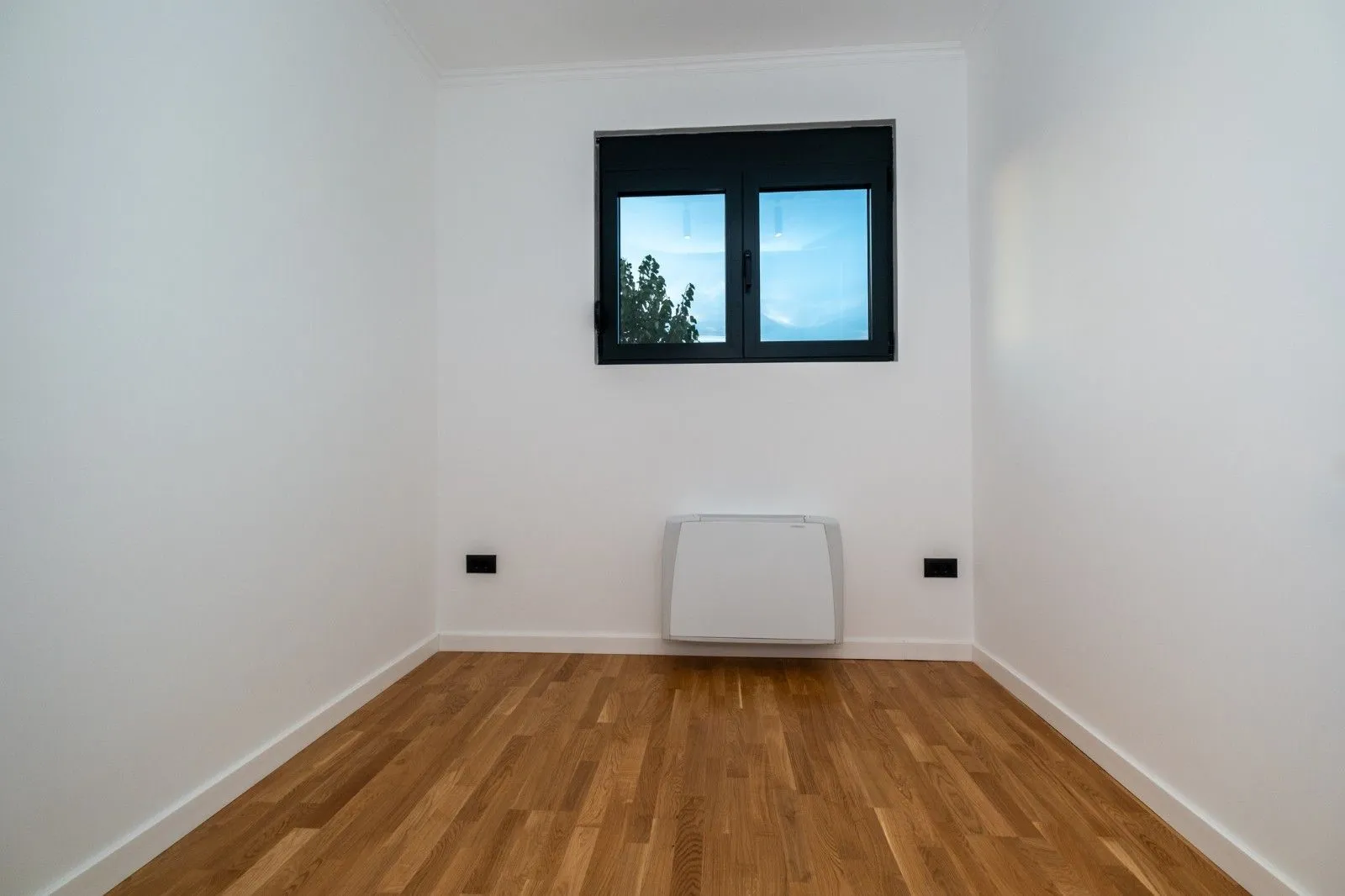 Rent, house, 180m², Gornja Gorica, Podgorica