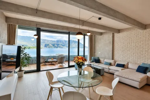 Rent, two bedroom apartment, 117m², Centar, Budva - image 2