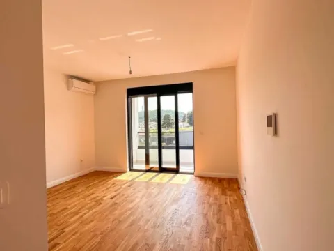 Prodaja, jednosoban stan, 47m², Centar, Ulcinj - image 4