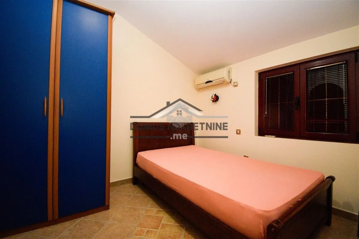 Rent, house, 200m², Donja Gorica, Podgorica