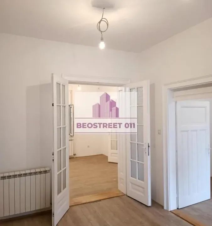 Prodaja, četvorosoban stan, 115m², Čubura, Beograd