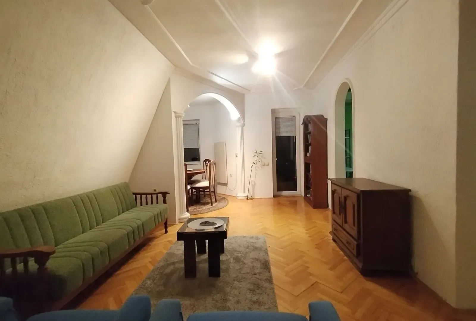 Izdavanje, četvorosoban stan, 104m², Čukarica, Beograd
