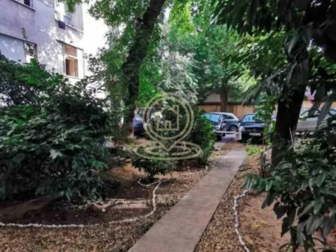 Rent, one bedroom apartment, 30m², Vračar Sve Podlokacije, Beograd - image 12