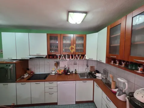 Izdavanje, kuća, 200m², Zagorič, Podgorica - image 23