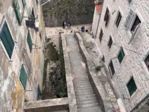 Izdavanje, jednosoban stan, 40m², Stari Grad Kotor, Kotor - image 5