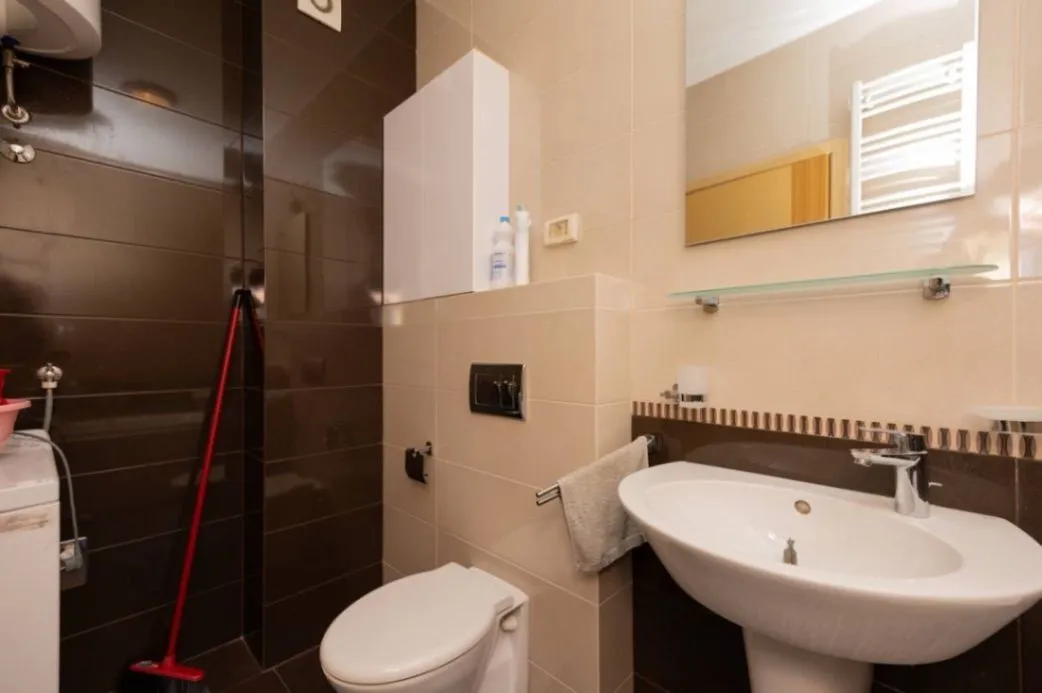 Izdavanje, jednosoban stan, 48m², Blok 9, Podgorica