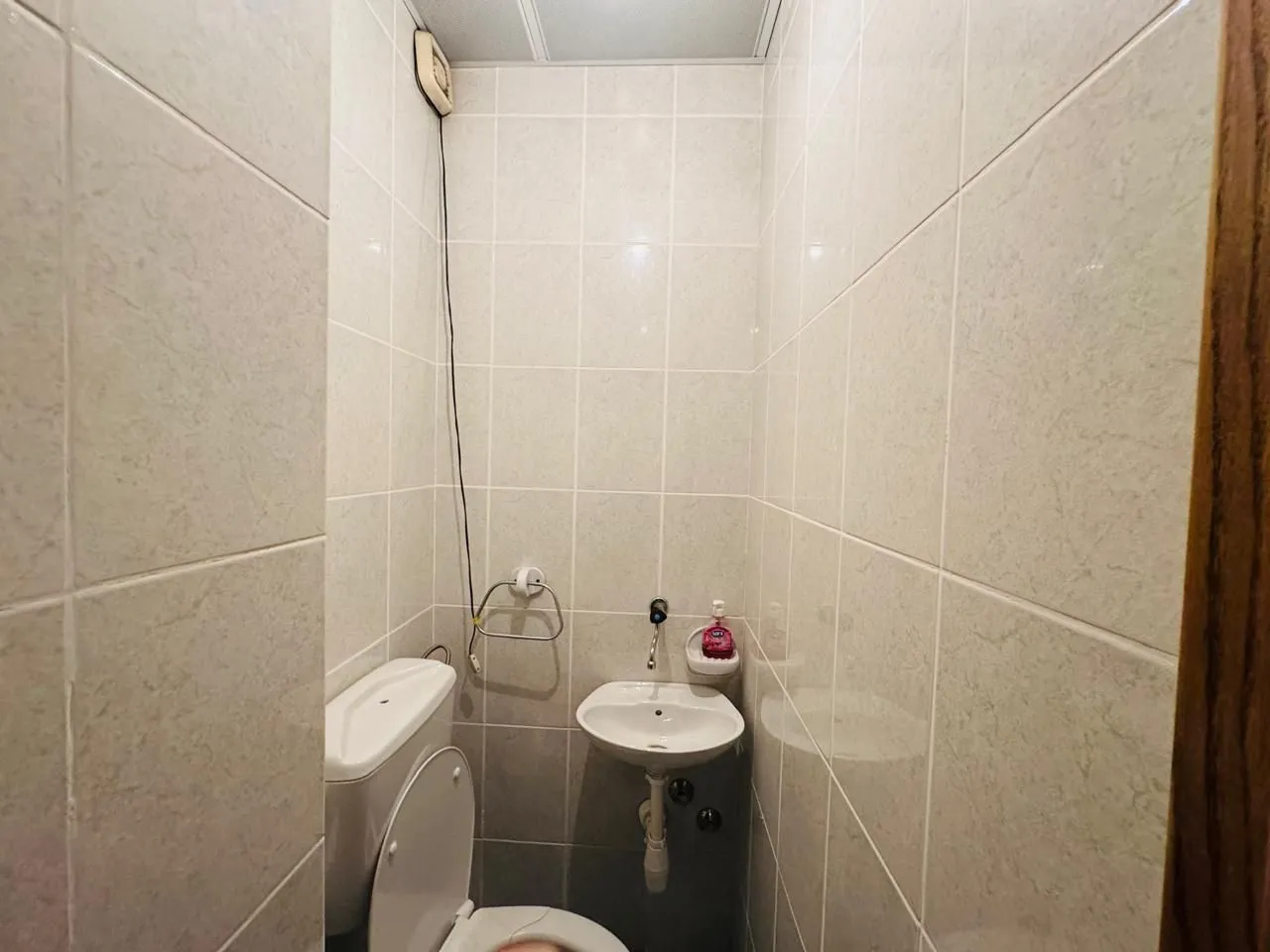 Izdavanje, poslovni prostor, 200m², Gintaš, Podgorica