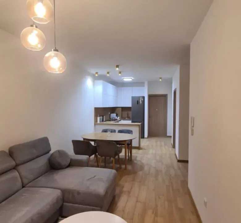Izdavanje, trosoban stan, 80m², Bijeli Do, Budva